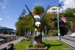 Large Eagle statue in Ketchikan.jpg