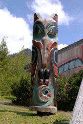 Owl totem pole in Ketchikan.jpg