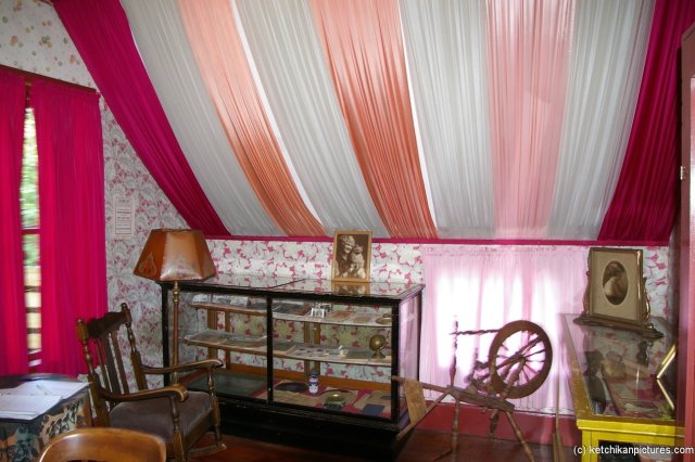 Second level of Dolly's house in Ketchikan (2).jpg