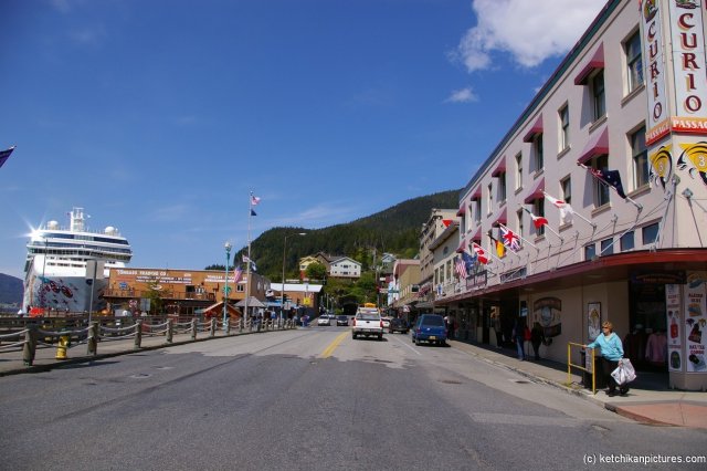 Street next to Ketchikan docks with Norwegian Pearl docked.jpg