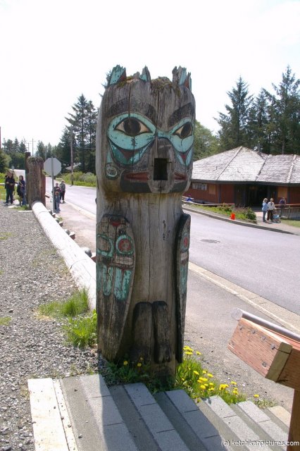 Wood carving of a large eye owl in Ketchikan.jpg
