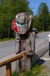 Wood carving statue in Ketchikan.jpg