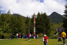 A totem pole in Ketchikan.jpg