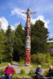 Animal and spirits Totem pole in Ketchikan.jpg