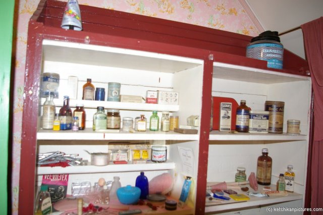 Bathroom cabinet in Dolly's house in Ketchikan.jpg
